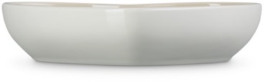Блюдо сервировочное в форме сердца 20 см, бежевое Heart Le Creuset