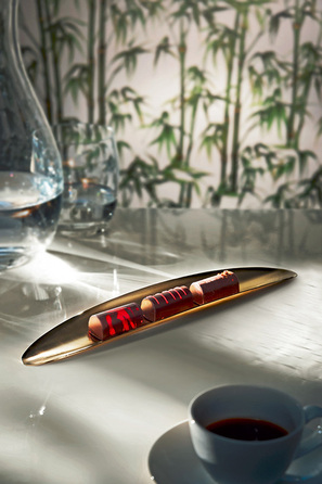 Блюдо 5,3x1,6x27,5 см металік Ellipse Alessi