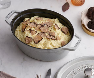 Каструля / жаровня овальна 27 см з кришкою біла White Truffle Staub