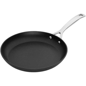 Cковорода 22 см плоска з антипригарним покриттям, чорна Le Creuset