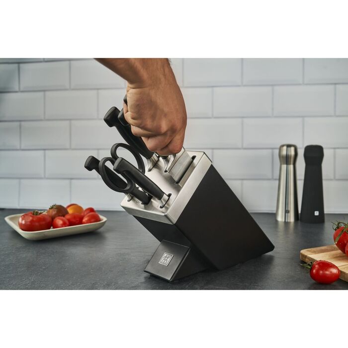 Набір ножів з підставкою 7 предметів, чорний Four Star Zwilling