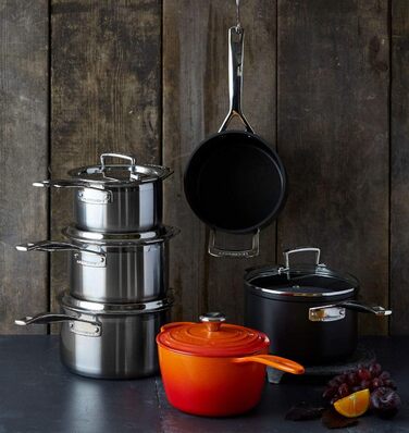 Чугунный сотейник Ø 20 см, 2,5 л с крышкой, пламенно-красный Signature Le Creuset