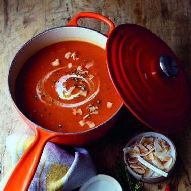 Чугунный сотейник Ø 20 см, 2,5 л с крышкой, пламенно-красный Signature Le Creuset