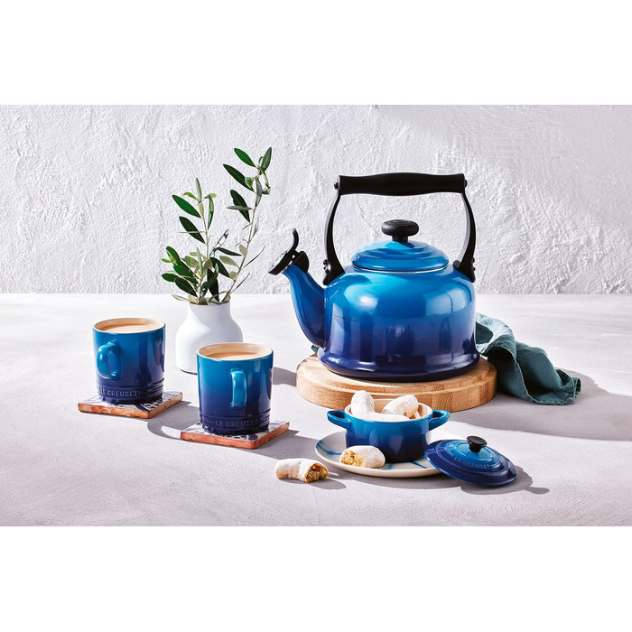 Чайник 2,1 л Tradition синій Azure Le Creuset