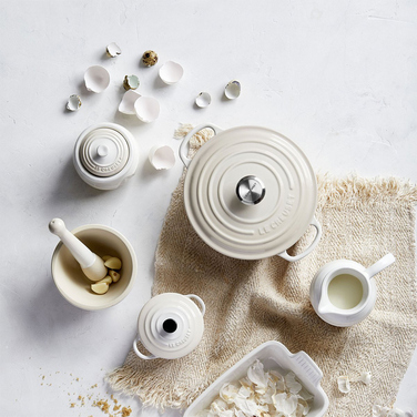 Каструля / жаровня 26 см Meringue Le Creuset
