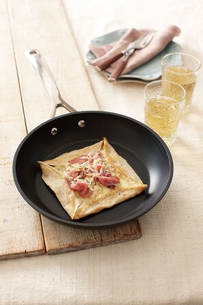 Сковорода 20 см з антипригарним покриттям чорна 3-Ply Plus Le Creuset