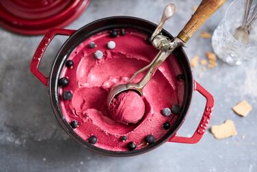 Каструля / жаровня 24 см з кришкою бордова Staub