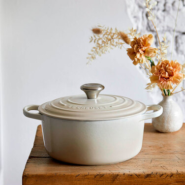 Каструля / жаровня 26 см Meringue Le Creuset