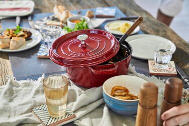 Каструля / жаровня 24 см з кришкою бордова Staub