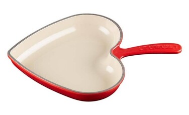 Сервірувальна сковорода у формі серця, червона Heart Le Creuset