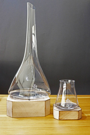 Бокал для вина 0,62 л на деревянной подставке Iconics Zwiesel Glas