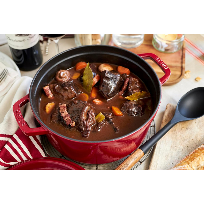 Каструля / жаровня 24 см з кришкою бордова Staub