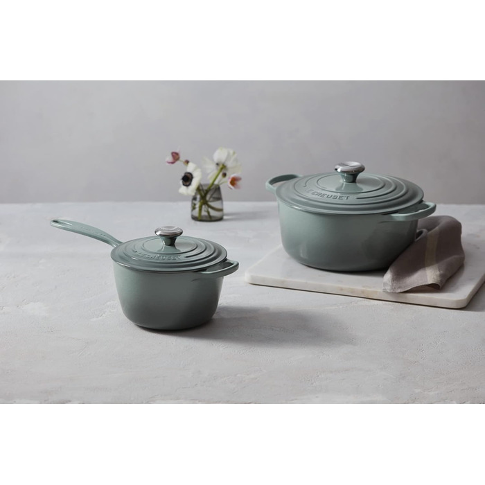 Чугунный сотейник 2 л с крышкой, Морская соль Signature Le Creuset