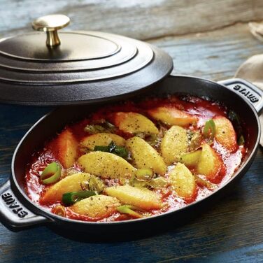 Чавунна жаровня овальна 23 см, чорна STAUB