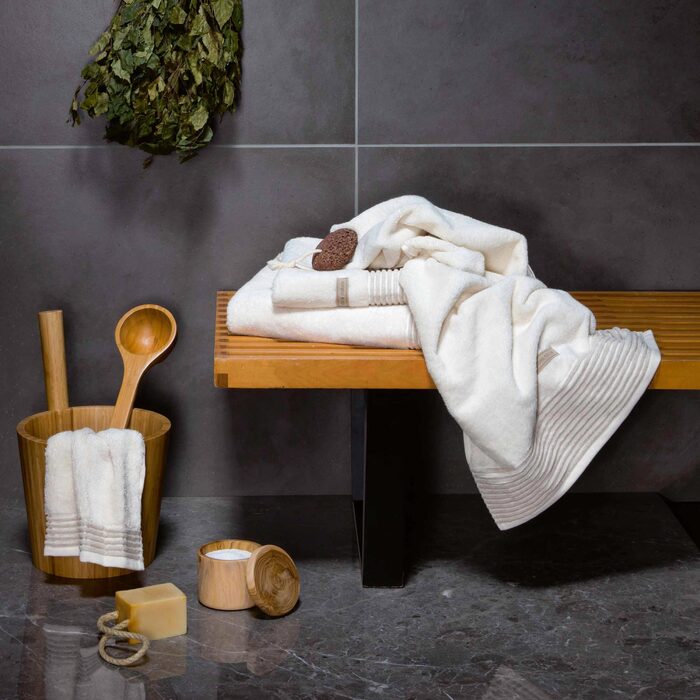 Рушник банний 80 x 150 см молочний Chenillebiesen Wellness Möve