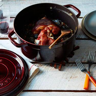 Кокот круглий 28 см, гранатовий Staub