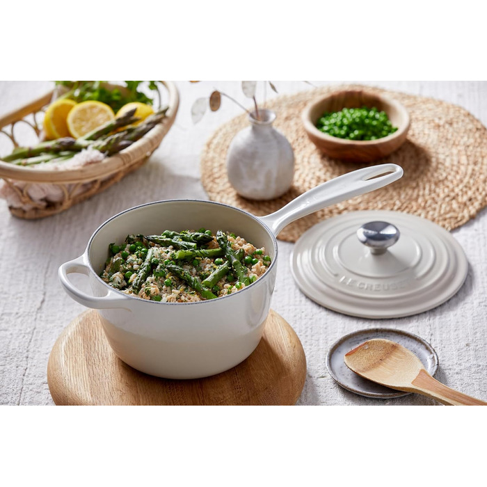 Чавунний сотейник Ø 18 см, 1,8 л з кришкою, полум'яно-червоний Signature Le Creuset