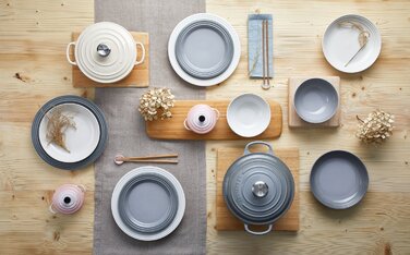 Тарілка обідня 27 см Perlgrau Le Creuset