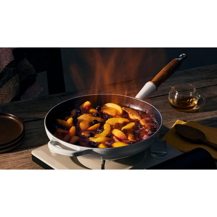 Сковорода чавунна 26 см з дерев'яною ручкою, Морська сіль Signature Le Creuset