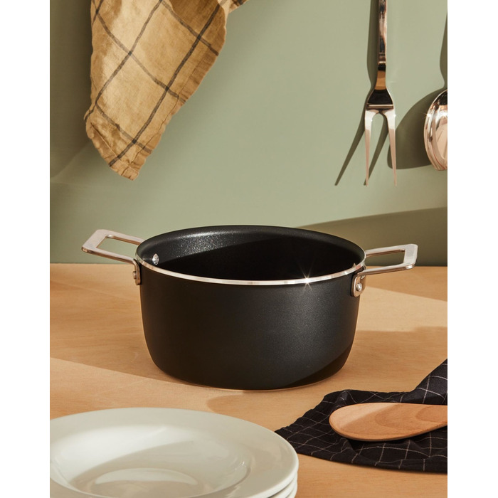 Каструля з двома ручками 20 см, Чорна Pots & Pans Alessi