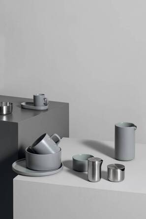 Тарілка підставкова для сервірування 35 см Mirage Grey Mio Blomus