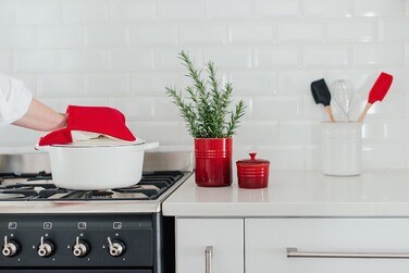 Прихватка/Рукавиці для духовки червона Klassik Le Creuset