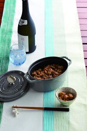 Чавунна жаровня/кокотниця STAUB, овальна 6,7 л, (15 см, чорна)