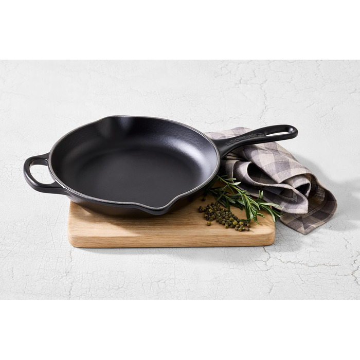 Сковорода чугунная 20 см, черная Le Creuset