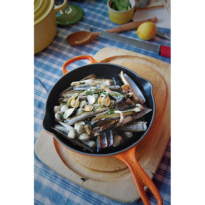 Чавунна сковорода LE CREUSET Signature, кругла, Ø Для всіх типів плит, вкл. підходить для індукції, 1,93 кг, гранатовий, 20182239490422 (червоний для духовки, 16 см)