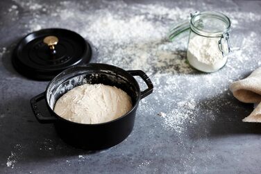 Кокот круглий 18 см, чорний Staub