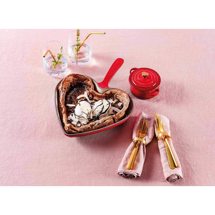 Сервірувальна сковорода у формі серця, червона Heart Le Creuset