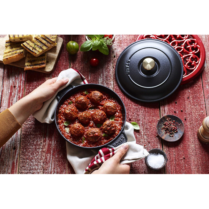 Чавунна форма для запікання 20 см з кришкою, чорна Staub