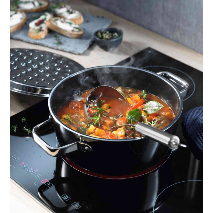 Каструля 22 см Чорна Fusiontec Aromatic WMF