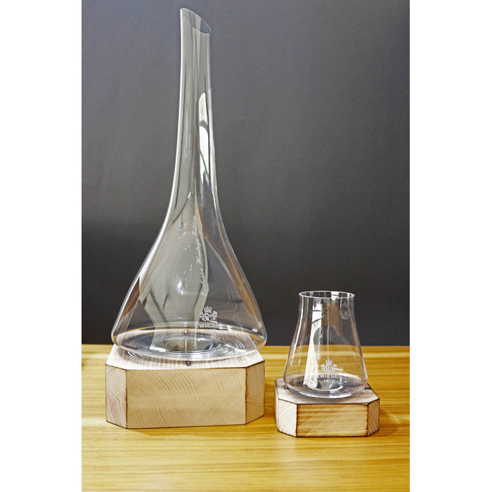 Бокал для вина 0,62 л на деревянной подставке Iconics Zwiesel Glas