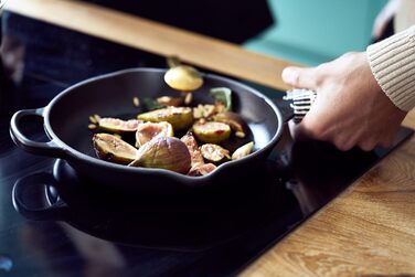 Сковорода чугунная 20 см, черная Le Creuset
