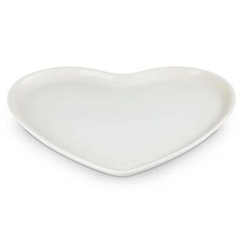 Блюдо сервірувальне у формі серця 32 см, бежеве Heart Le Creuset