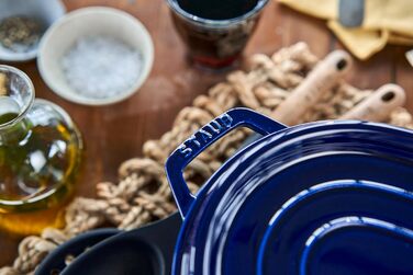 Чавунна жаровня/кокот STAUB, овальна 6,7 л, (29 см, темно-синя)