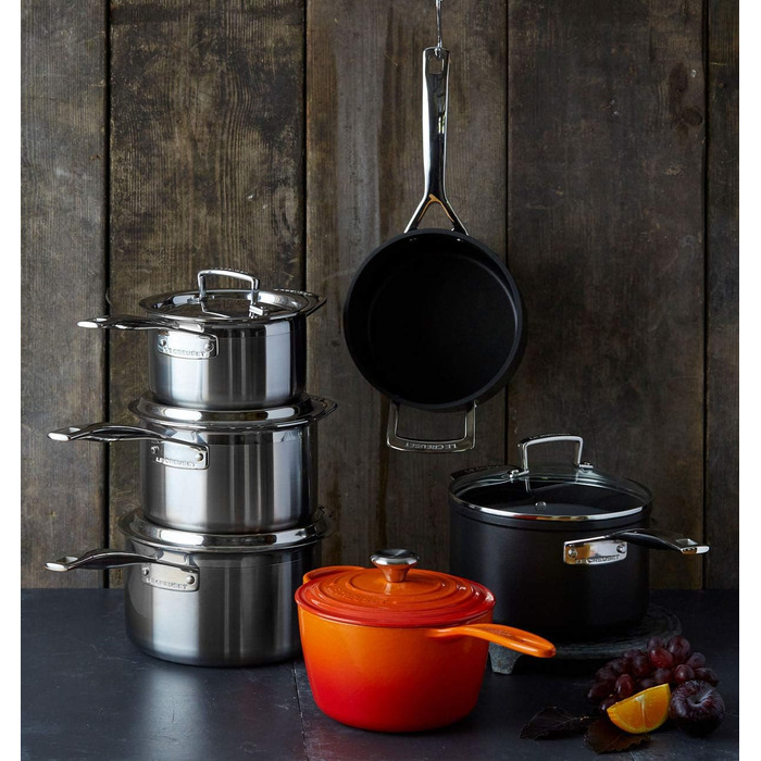 Чугунный сотейник Ø 20 см, 2,5 л с крышкой, пламенно-красный Signature Le Creuset