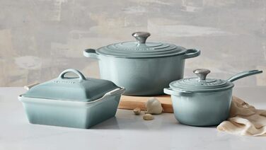 Чугунный сотейник 2 л с крышкой, Морская соль Signature Le Creuset