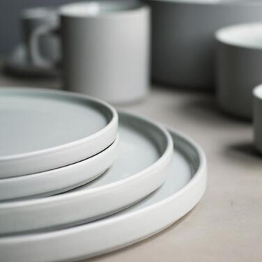 Тарілка підставкова для сервірування 35 см Mirage Grey Mio Blomus